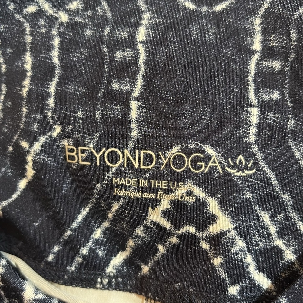 Beyond Yoga Blue and White Geometric Leggings - Picture 2 of 8